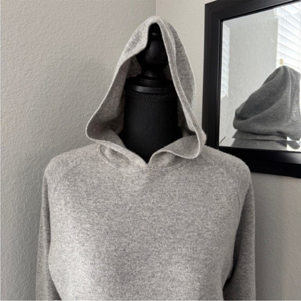 NEIMAN MARCUS 2 Pc Heather Gray Cashmere Lounge PJ Set Medium - Picture 6 of 13